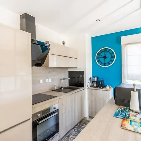 Alcazar Apartment *